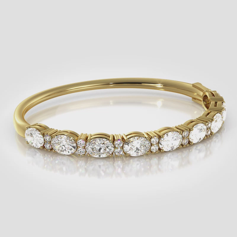 Oval and Rounds Diamond Bangle
